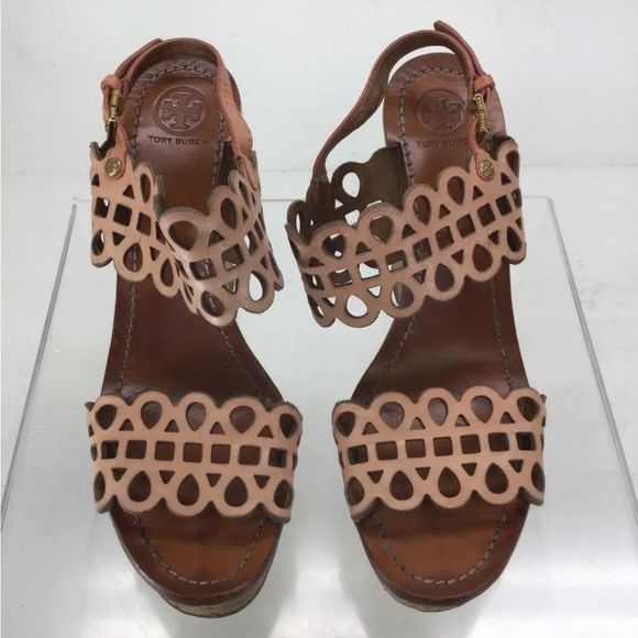 Please Help-Tory Burch Wedge Heels Leather Gold Tone 🪦We just lost my Fiancé 2 😍 - Picture 5 of 15